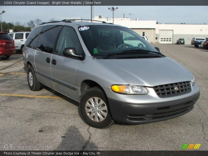 Front 3/4 View of 2000 Grand Voyager 