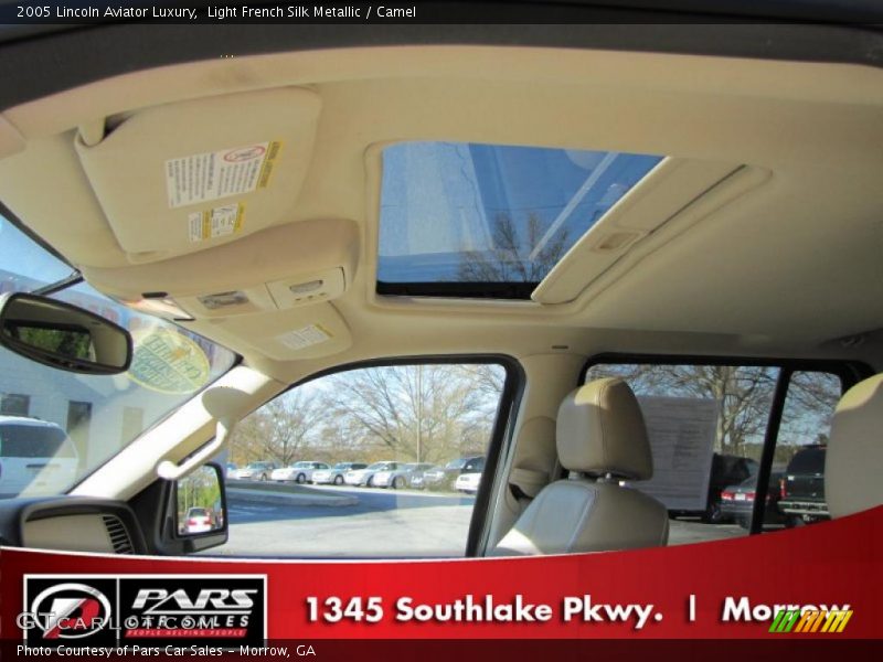 Light French Silk Metallic / Camel 2005 Lincoln Aviator Luxury