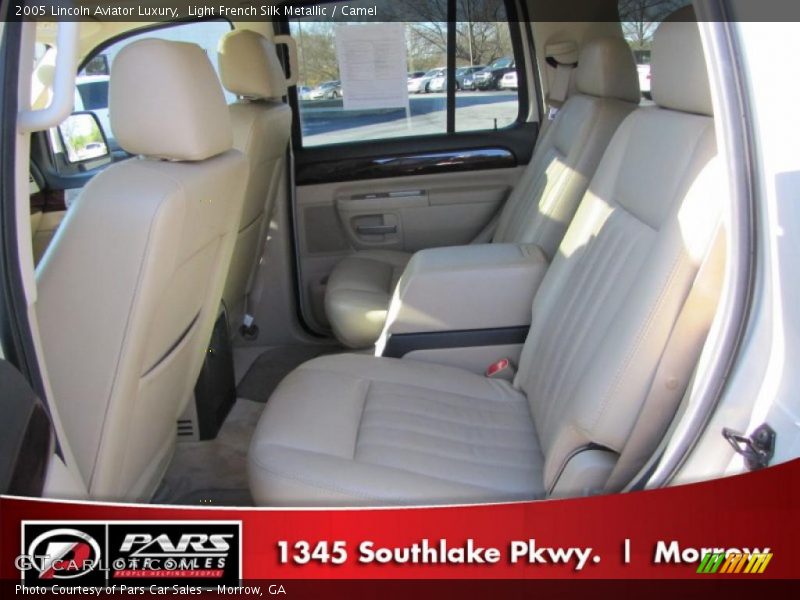 Light French Silk Metallic / Camel 2005 Lincoln Aviator Luxury