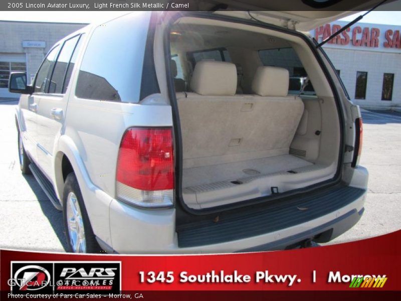 Light French Silk Metallic / Camel 2005 Lincoln Aviator Luxury