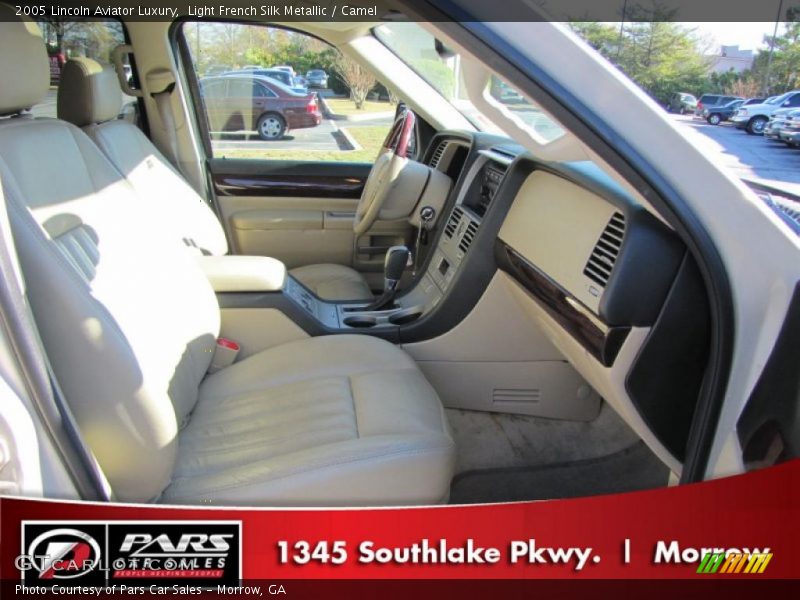 Light French Silk Metallic / Camel 2005 Lincoln Aviator Luxury