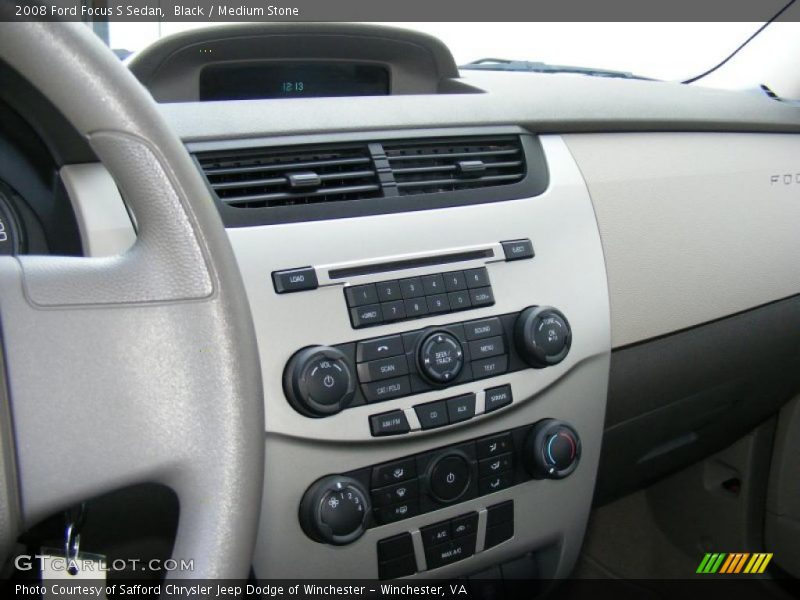Controls of 2008 Focus S Sedan