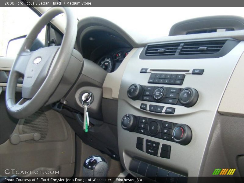 Controls of 2008 Focus S Sedan