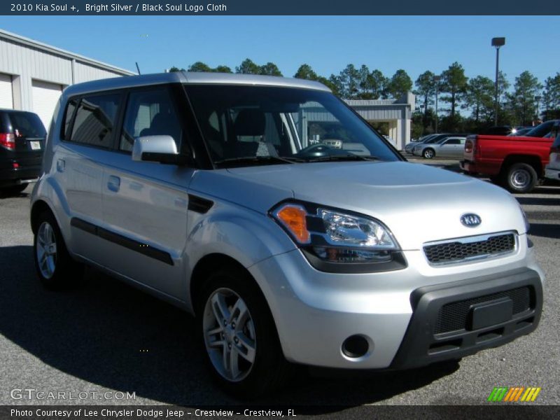 Bright Silver / Black Soul Logo Cloth 2010 Kia Soul +