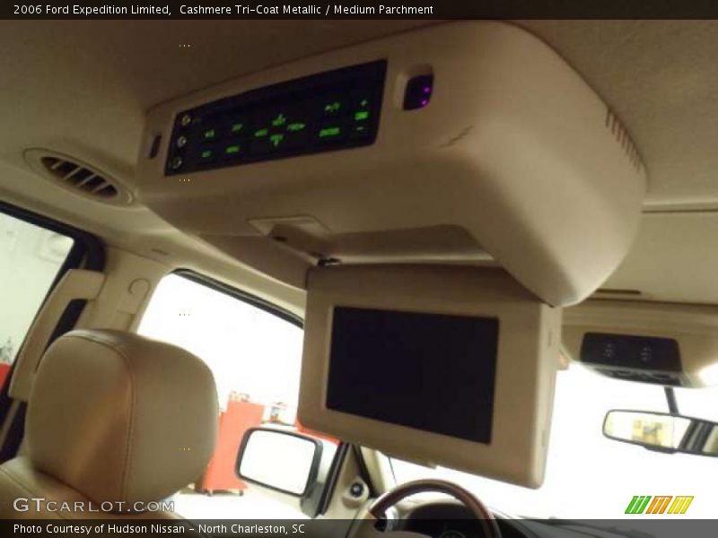 Cashmere Tri-Coat Metallic / Medium Parchment 2006 Ford Expedition Limited