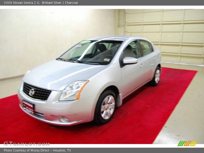 Brilliant Silver / Charcoal 2009 Nissan Sentra 2.0