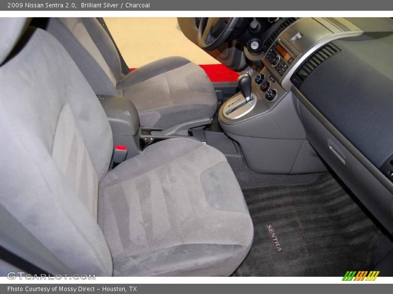 Brilliant Silver / Charcoal 2009 Nissan Sentra 2.0
