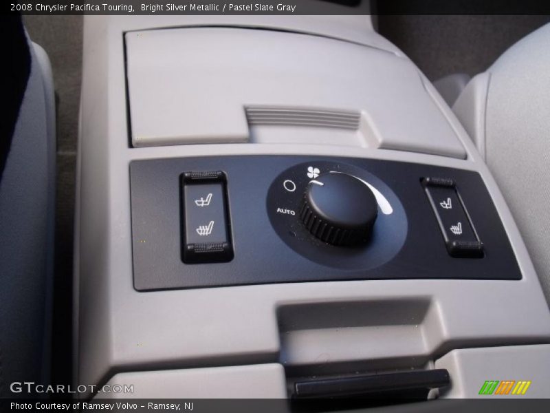 Bright Silver Metallic / Pastel Slate Gray 2008 Chrysler Pacifica Touring