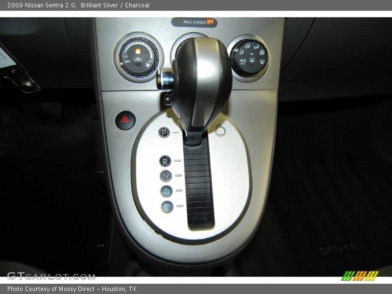Brilliant Silver / Charcoal 2009 Nissan Sentra 2.0