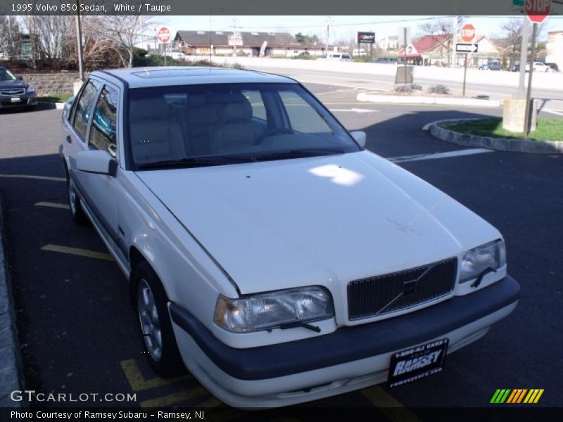 White / Taupe 1995 Volvo 850 Sedan
