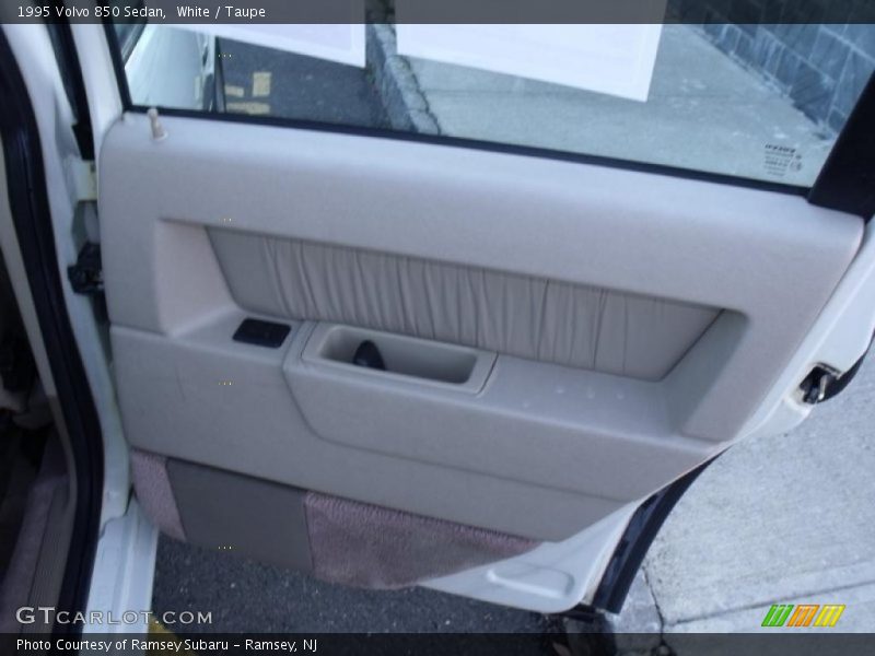 White / Taupe 1995 Volvo 850 Sedan