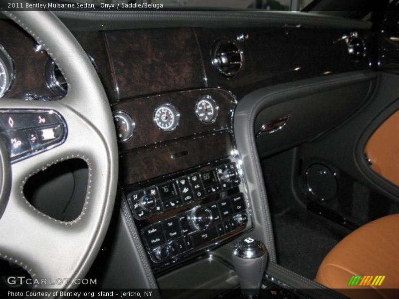 Dashboard of 2011 Mulsanne Sedan