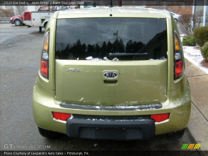 Alien Green / Black Soul Logo Cloth 2010 Kia Soul +