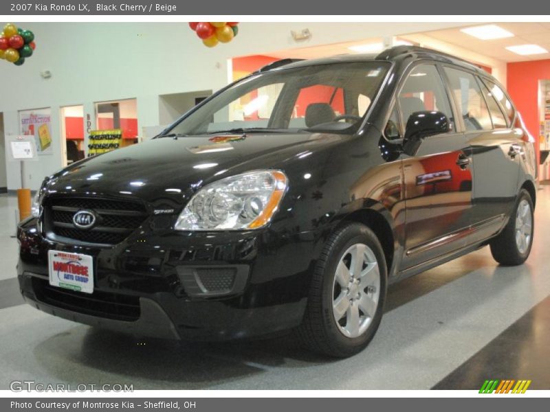 Black Cherry / Beige 2007 Kia Rondo LX
