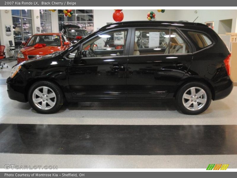 Black Cherry / Beige 2007 Kia Rondo LX