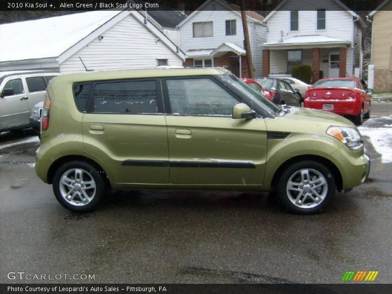 Alien Green / Black Soul Logo Cloth 2010 Kia Soul +