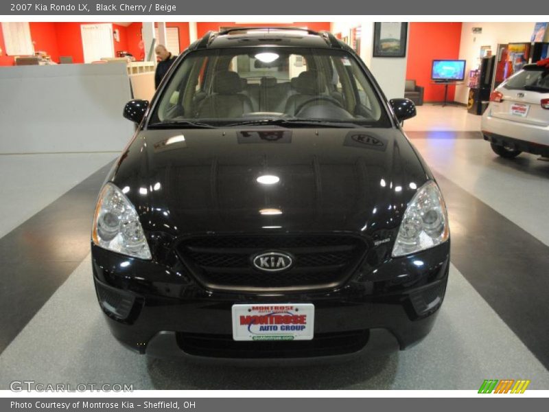 Black Cherry / Beige 2007 Kia Rondo LX