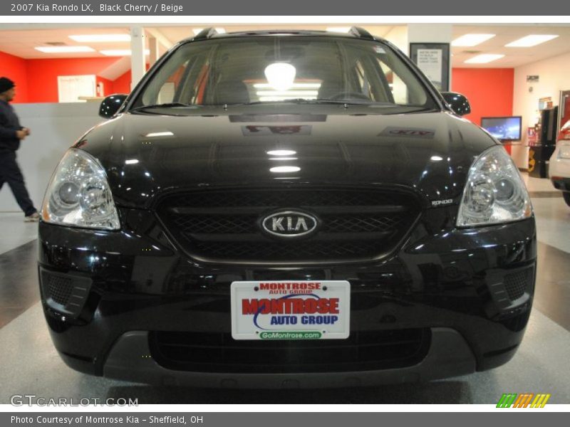 Black Cherry / Beige 2007 Kia Rondo LX