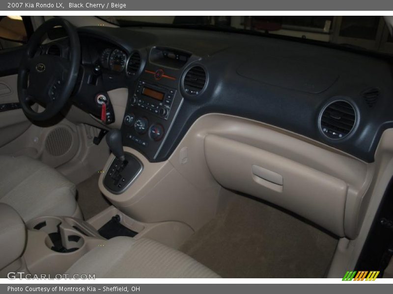 Black Cherry / Beige 2007 Kia Rondo LX