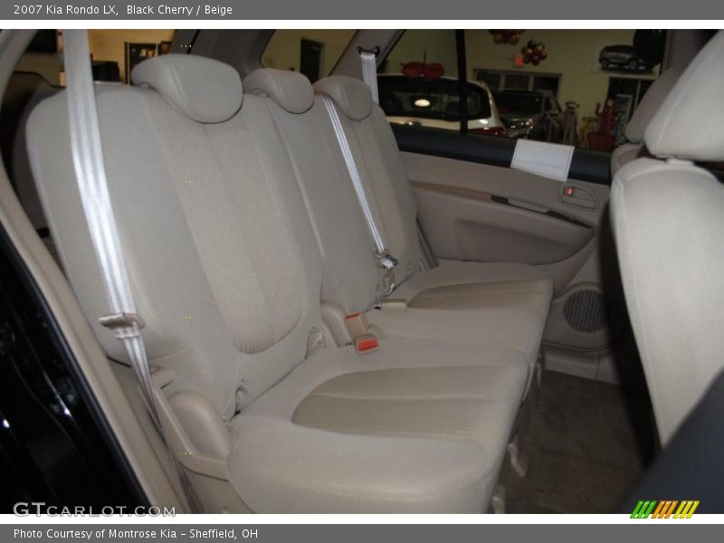 Black Cherry / Beige 2007 Kia Rondo LX