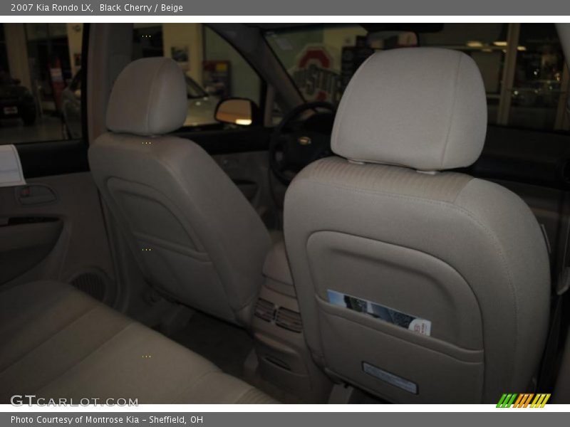 Black Cherry / Beige 2007 Kia Rondo LX