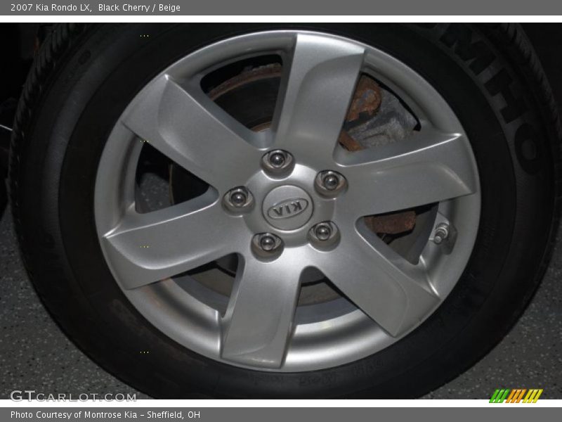 Black Cherry / Beige 2007 Kia Rondo LX