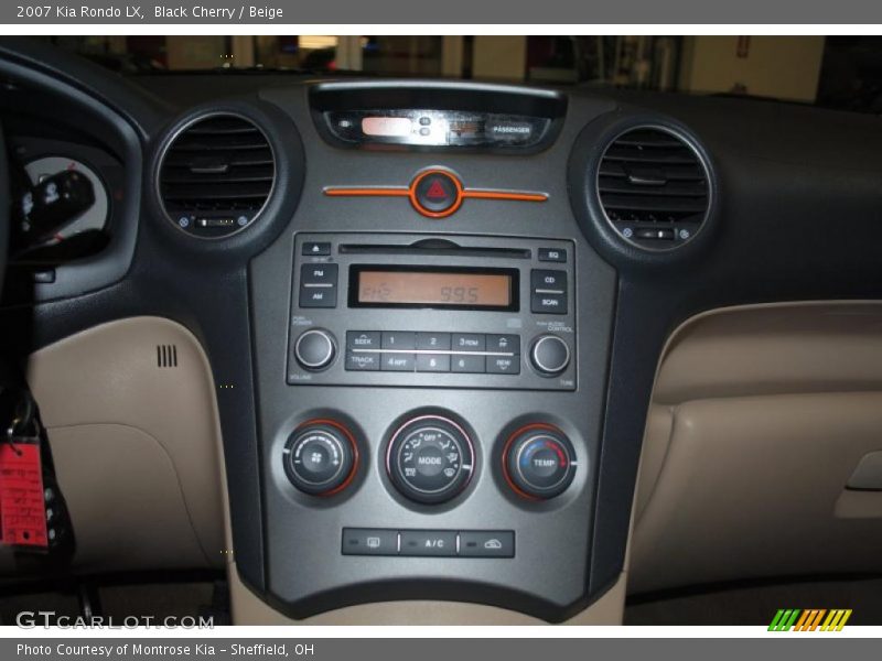 Black Cherry / Beige 2007 Kia Rondo LX