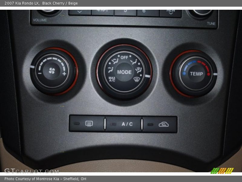 Black Cherry / Beige 2007 Kia Rondo LX