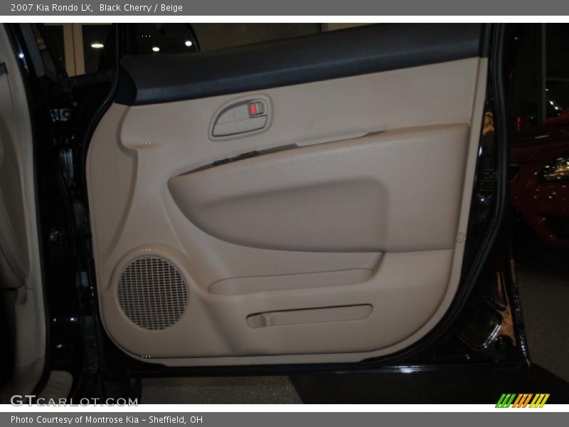 Black Cherry / Beige 2007 Kia Rondo LX