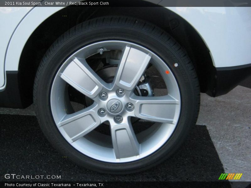 Clear White / Red/Black Sport Cloth 2011 Kia Soul Sport