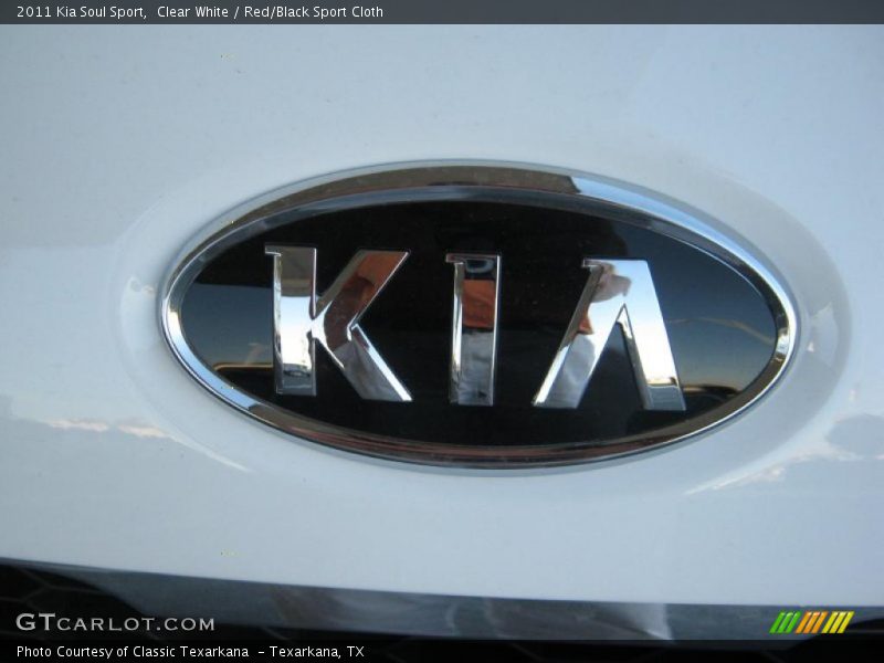 Clear White / Red/Black Sport Cloth 2011 Kia Soul Sport