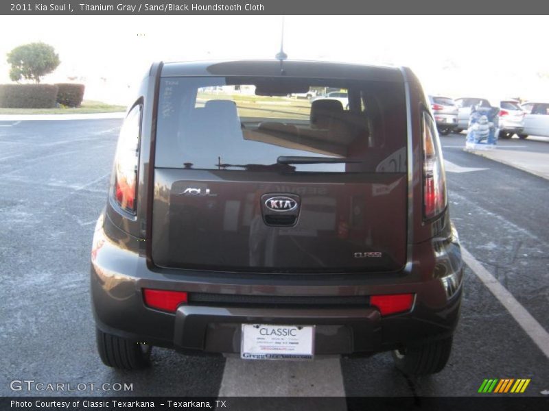Titanium Gray / Sand/Black Houndstooth Cloth 2011 Kia Soul !