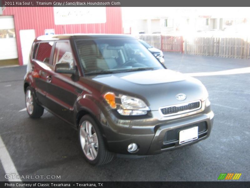 Titanium Gray / Sand/Black Houndstooth Cloth 2011 Kia Soul !
