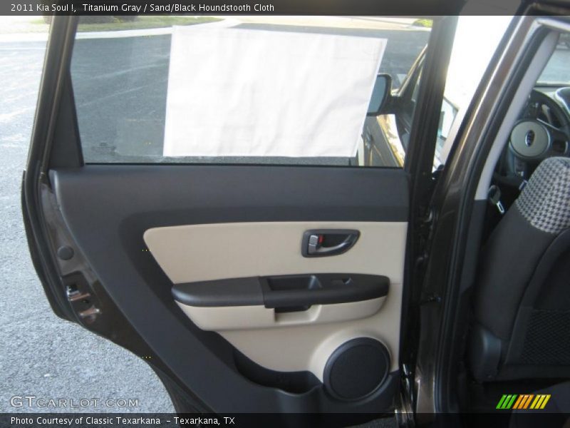 Titanium Gray / Sand/Black Houndstooth Cloth 2011 Kia Soul !