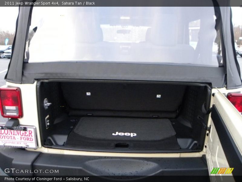 Sahara Tan / Black 2011 Jeep Wrangler Sport 4x4