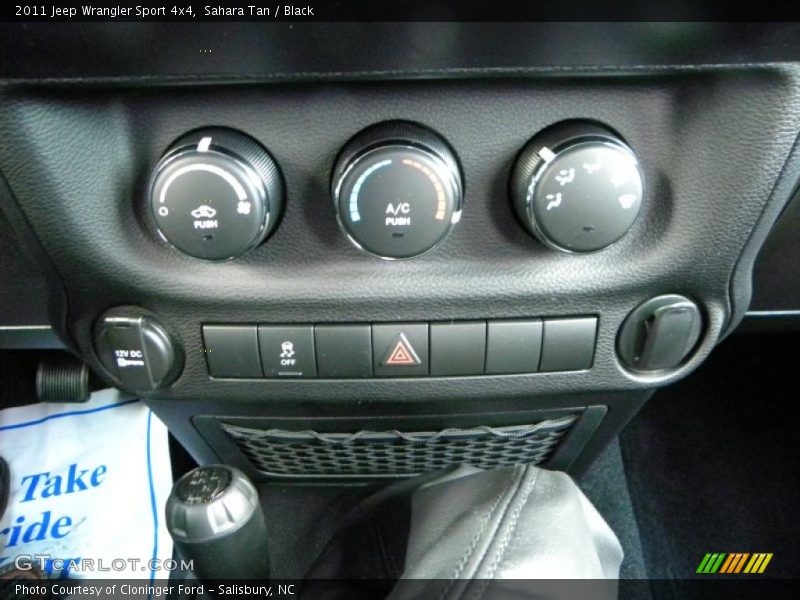 Sahara Tan / Black 2011 Jeep Wrangler Sport 4x4