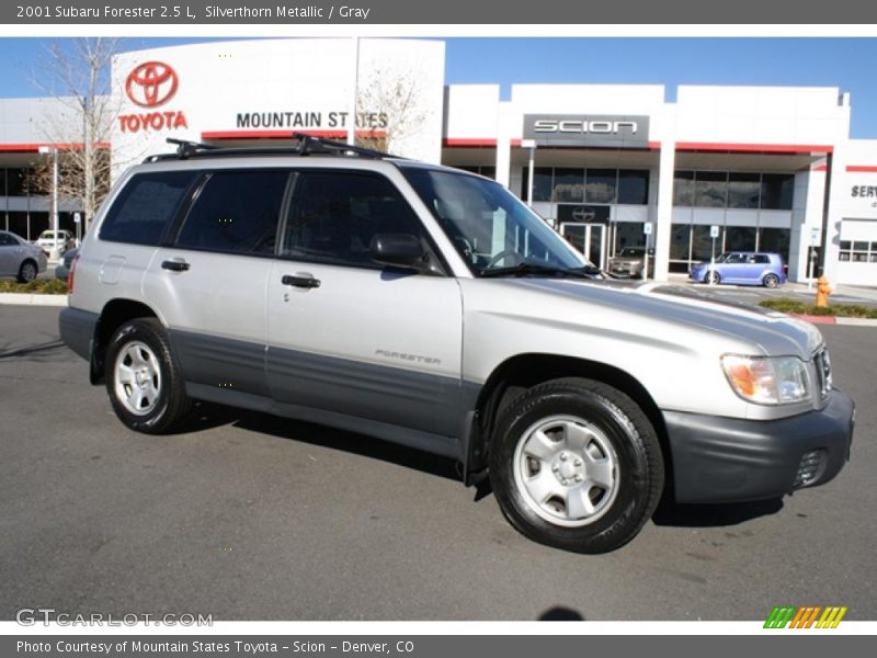 Silverthorn Metallic / Gray 2001 Subaru Forester 2.5 L