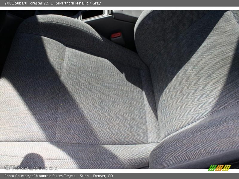 Silverthorn Metallic / Gray 2001 Subaru Forester 2.5 L