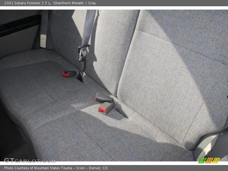 Silverthorn Metallic / Gray 2001 Subaru Forester 2.5 L