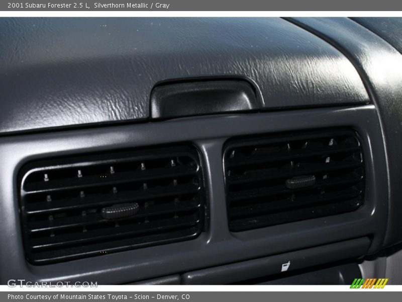 Silverthorn Metallic / Gray 2001 Subaru Forester 2.5 L