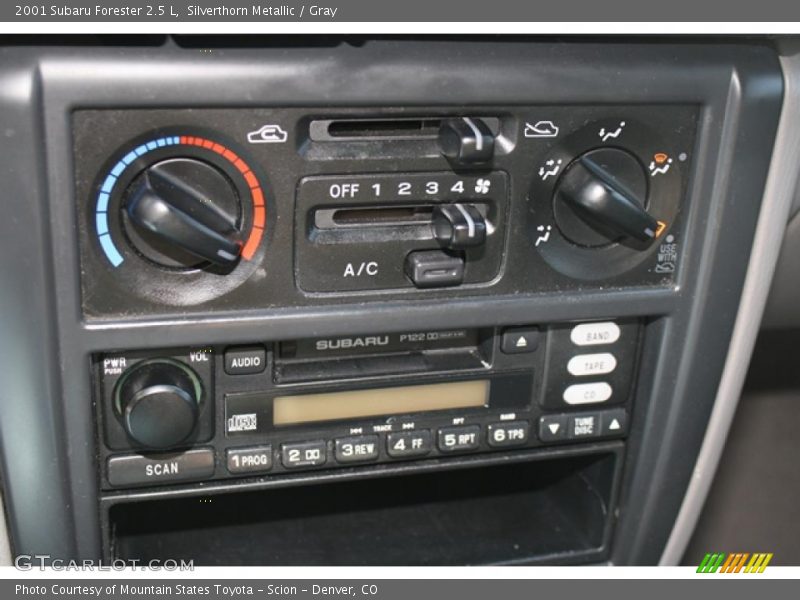 Silverthorn Metallic / Gray 2001 Subaru Forester 2.5 L