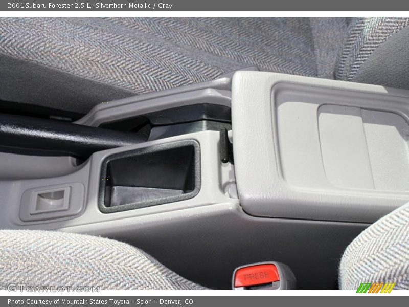 Silverthorn Metallic / Gray 2001 Subaru Forester 2.5 L