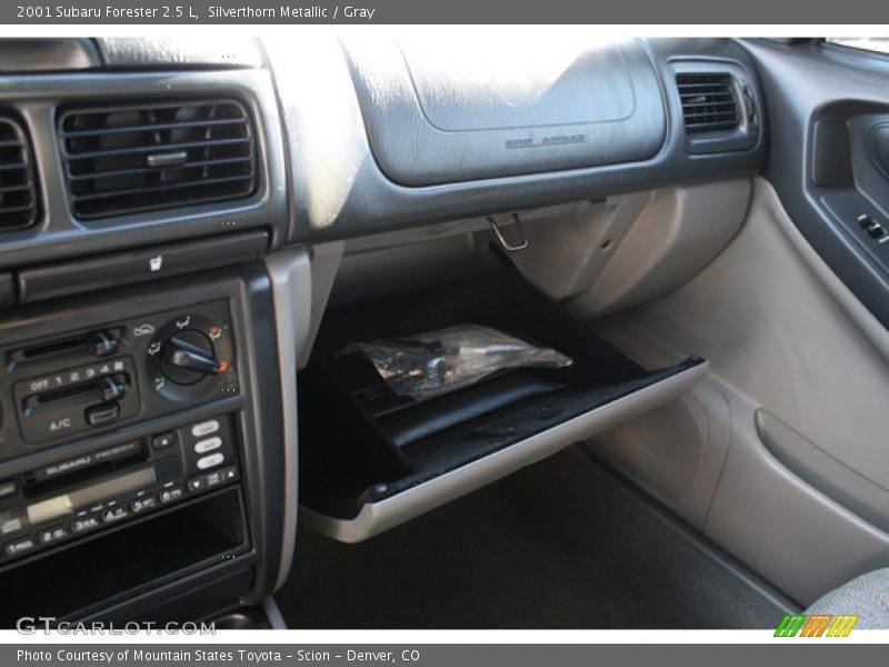 Silverthorn Metallic / Gray 2001 Subaru Forester 2.5 L