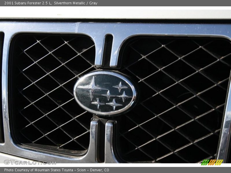 Silverthorn Metallic / Gray 2001 Subaru Forester 2.5 L
