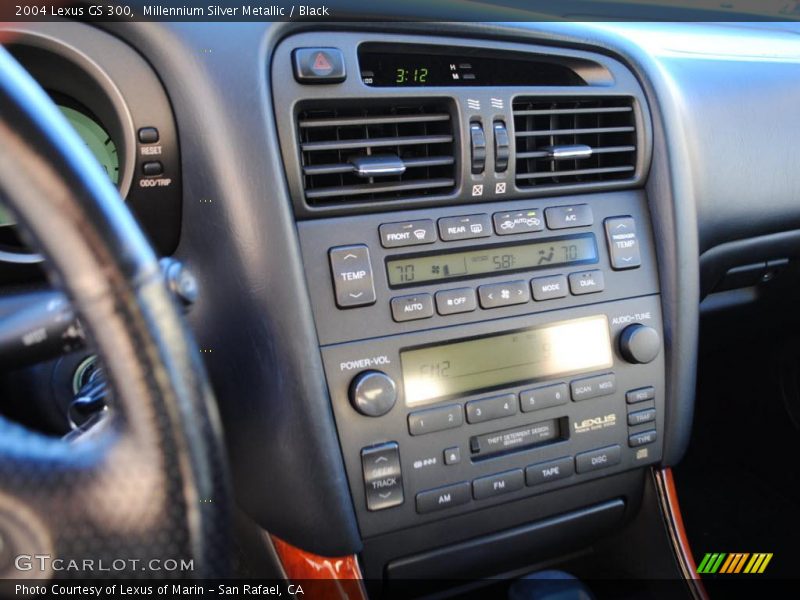 Controls of 2004 GS 300