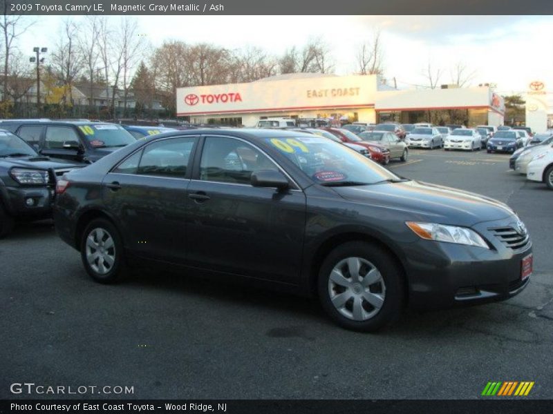 Magnetic Gray Metallic / Ash 2009 Toyota Camry LE