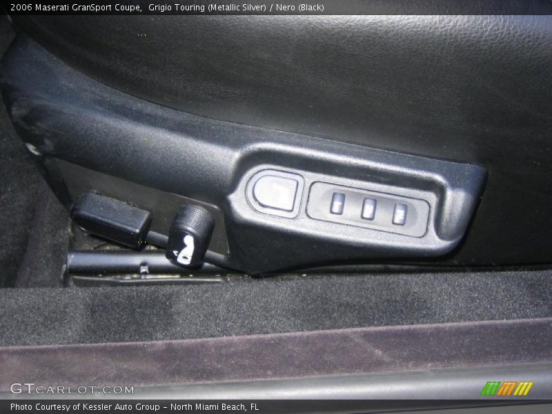 Grigio Touring (Metallic Silver) / Nero (Black) 2006 Maserati GranSport Coupe