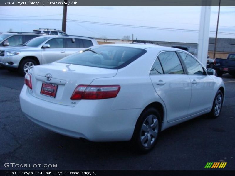 Super White / Ash 2009 Toyota Camry LE