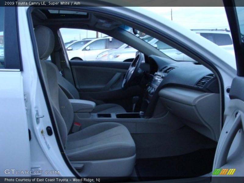 Super White / Ash 2009 Toyota Camry LE
