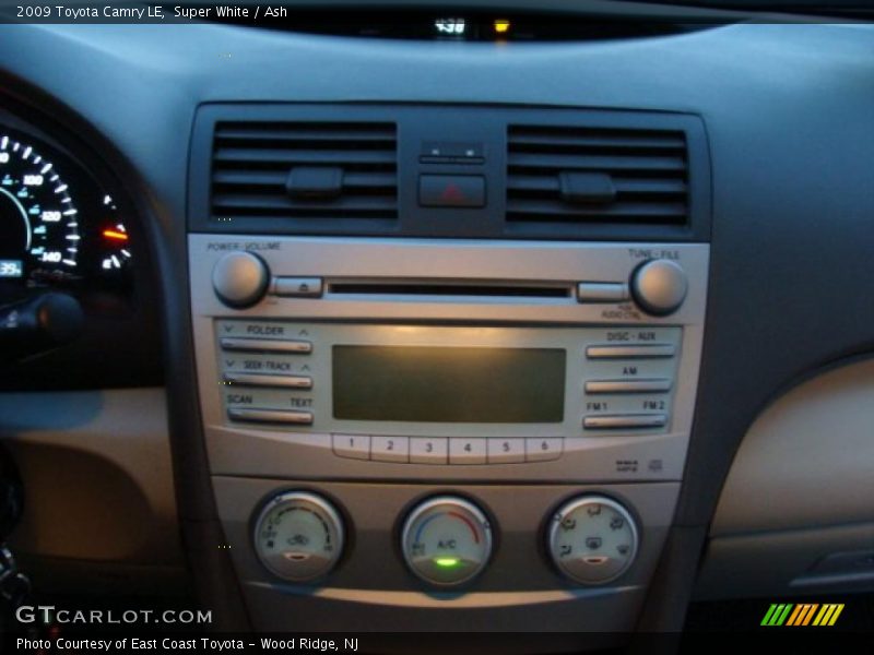 Super White / Ash 2009 Toyota Camry LE